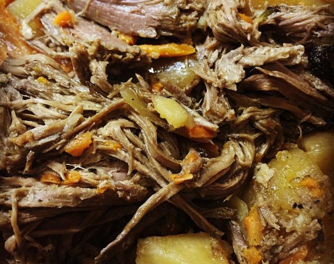Slow Cooked Roast Beef with Potatoes and Carrots